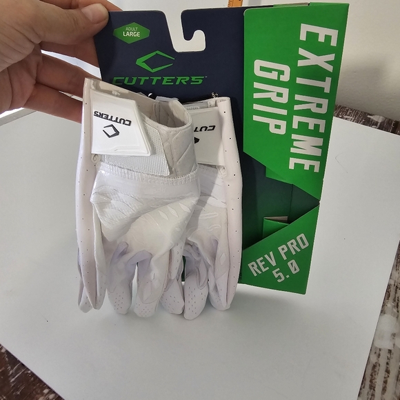 cutters Other - Men's Extreme Grip Gloves - White